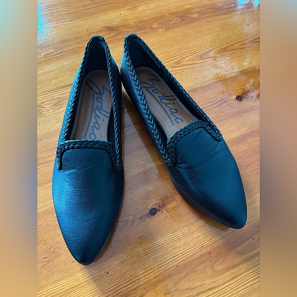 Brand new Zodiac women’s Hill loafer black size 7.5